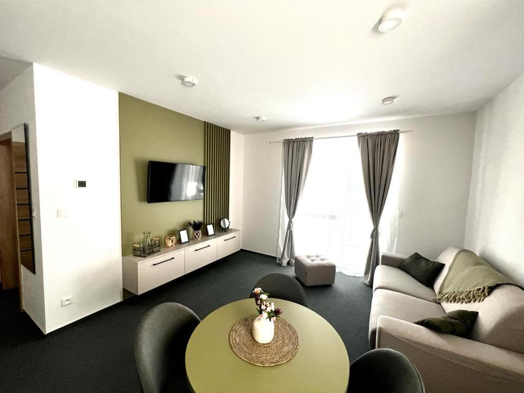Urban Green Apartment Liptovsky Mikulas Luaran gambar